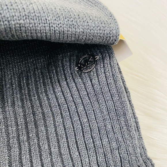 Michael Kors Women’s Hat & Scarf Set - Picture 4 of 7